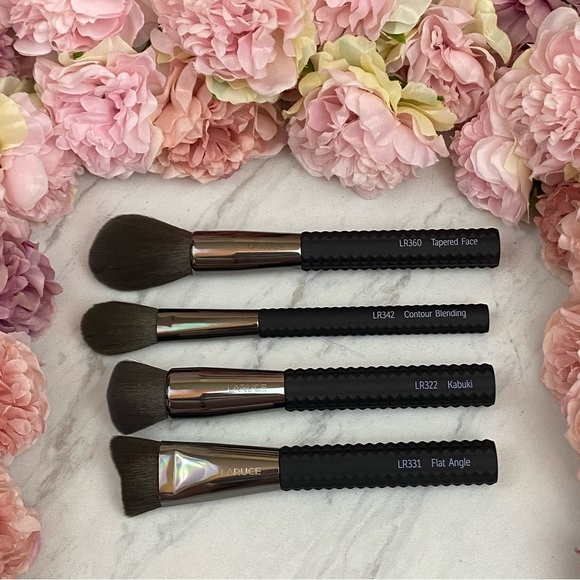 Laruce Beauty 4 Pcs Face Makeup Brush Set with Bag - Picture 8 of 16